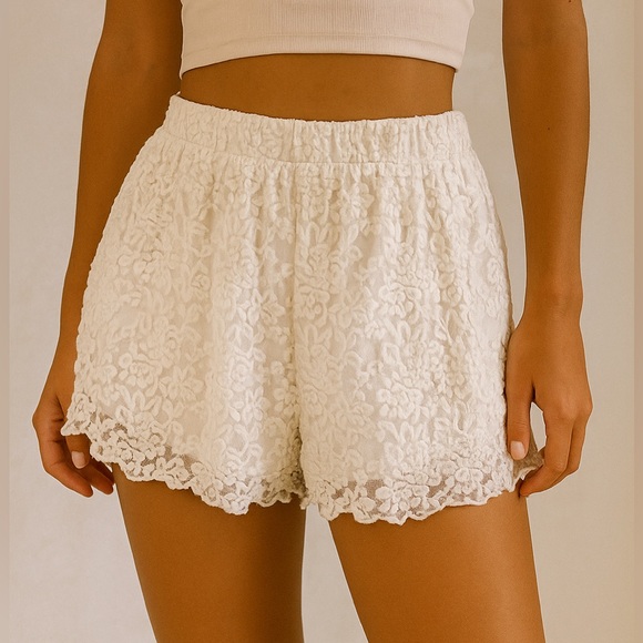 Chic Cream Lace Shorts - Picture 1 of 4
